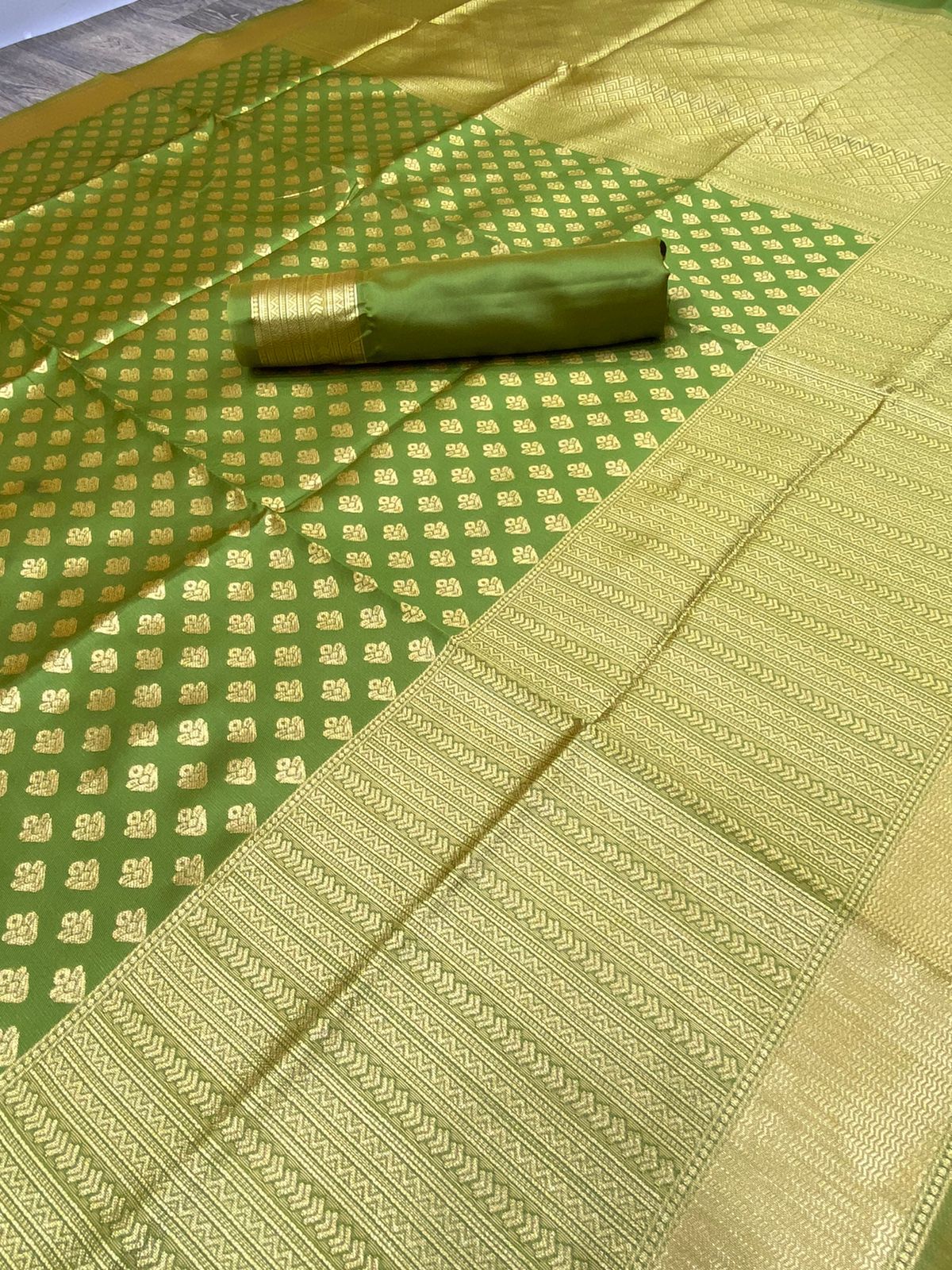 Lichi Silk Banarasi Saree Anantexports