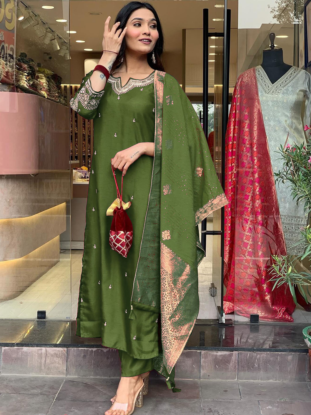 Mehndi Green Viscose Chanderi Embroidered Kurti Set