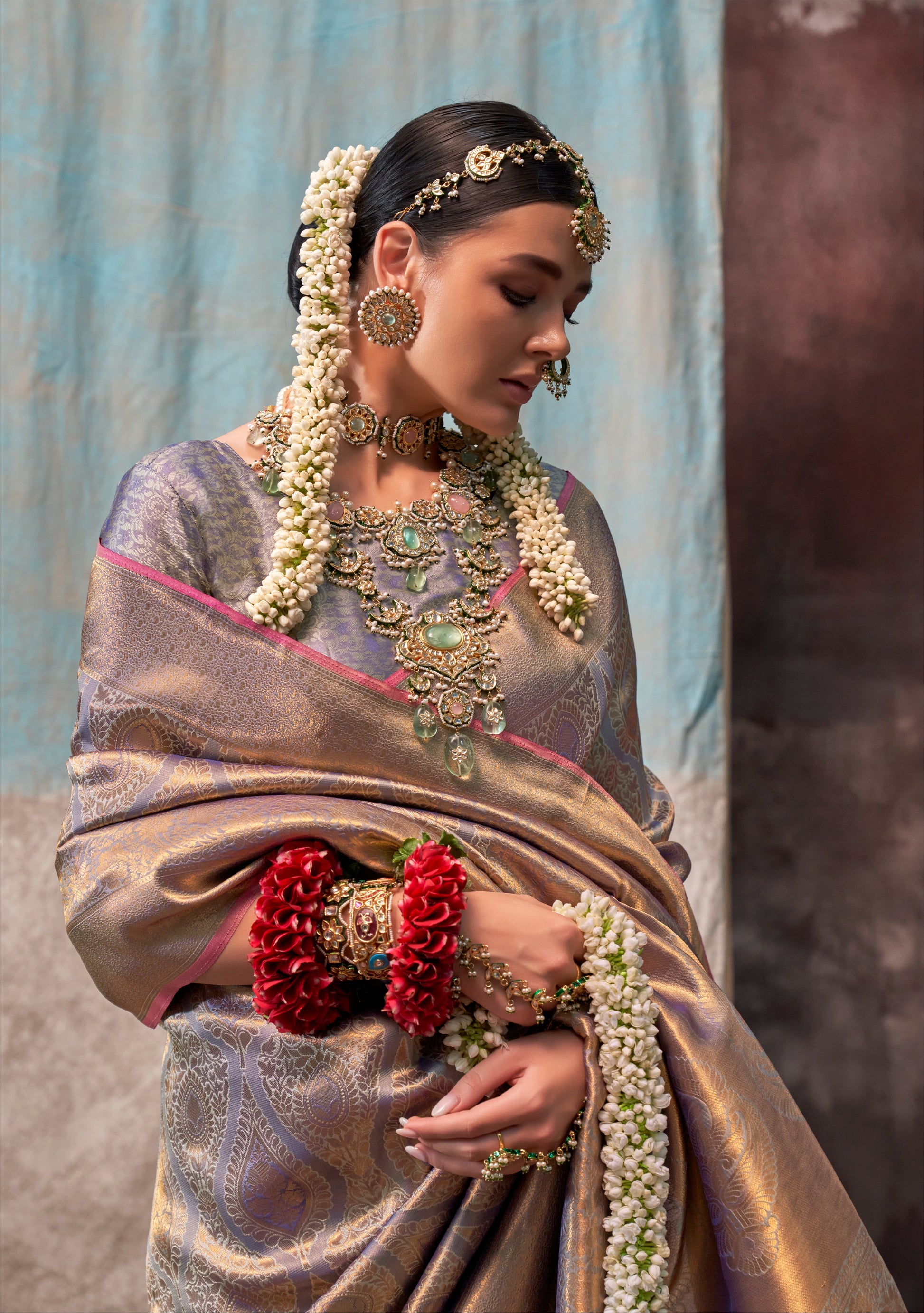 Light Pink Handloom Two Tone Silk Saree with Gold Zari Work