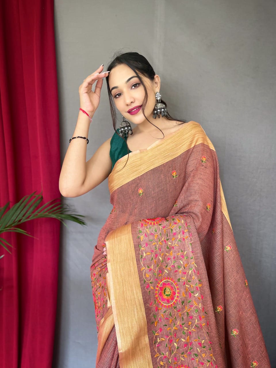 Grey Linen Designer Woven Saree Online at Best Price - Rutbaa