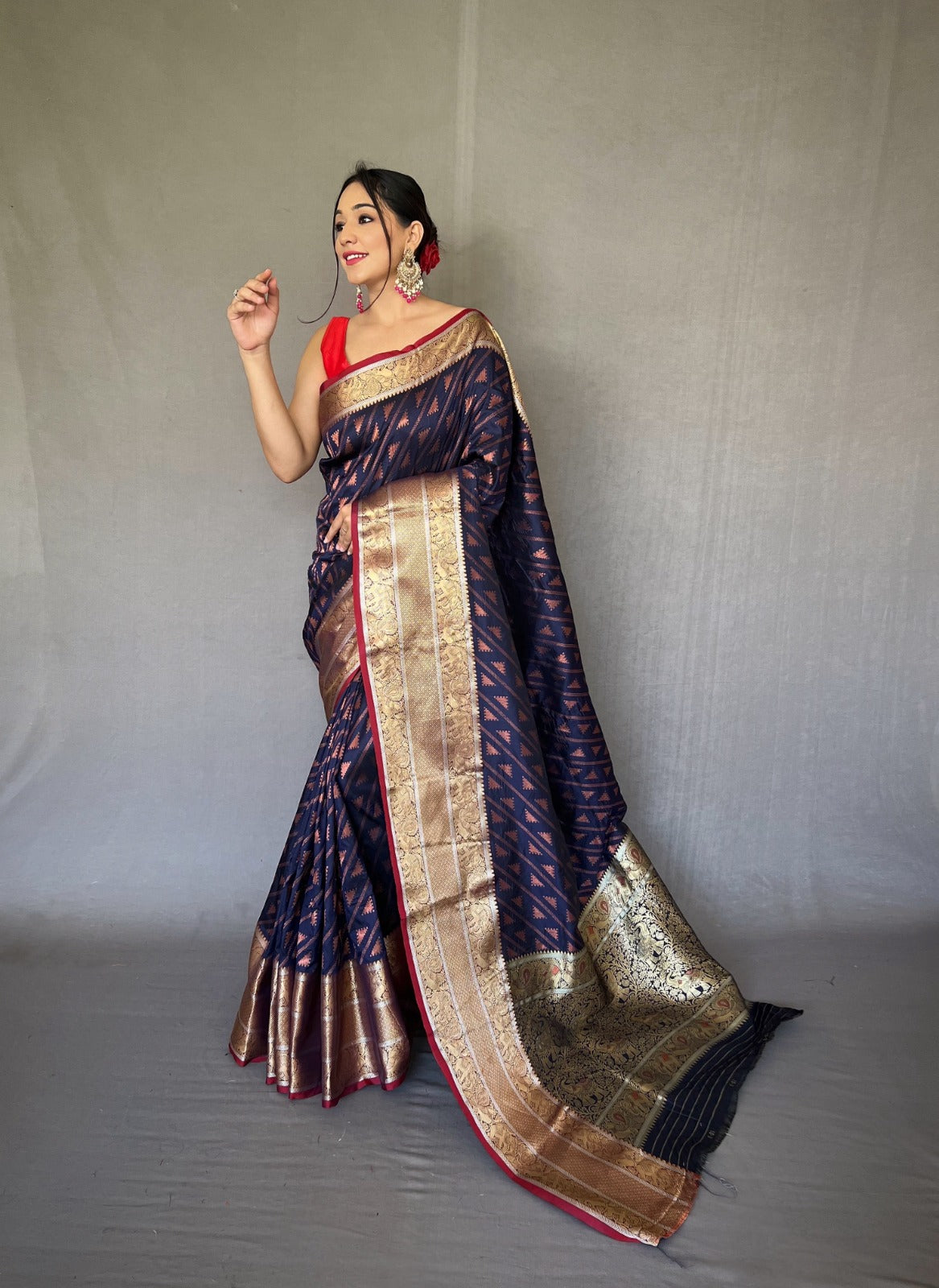 Beautiful Designer Traditional Aanchal Kanjivaram Handloom Sarees