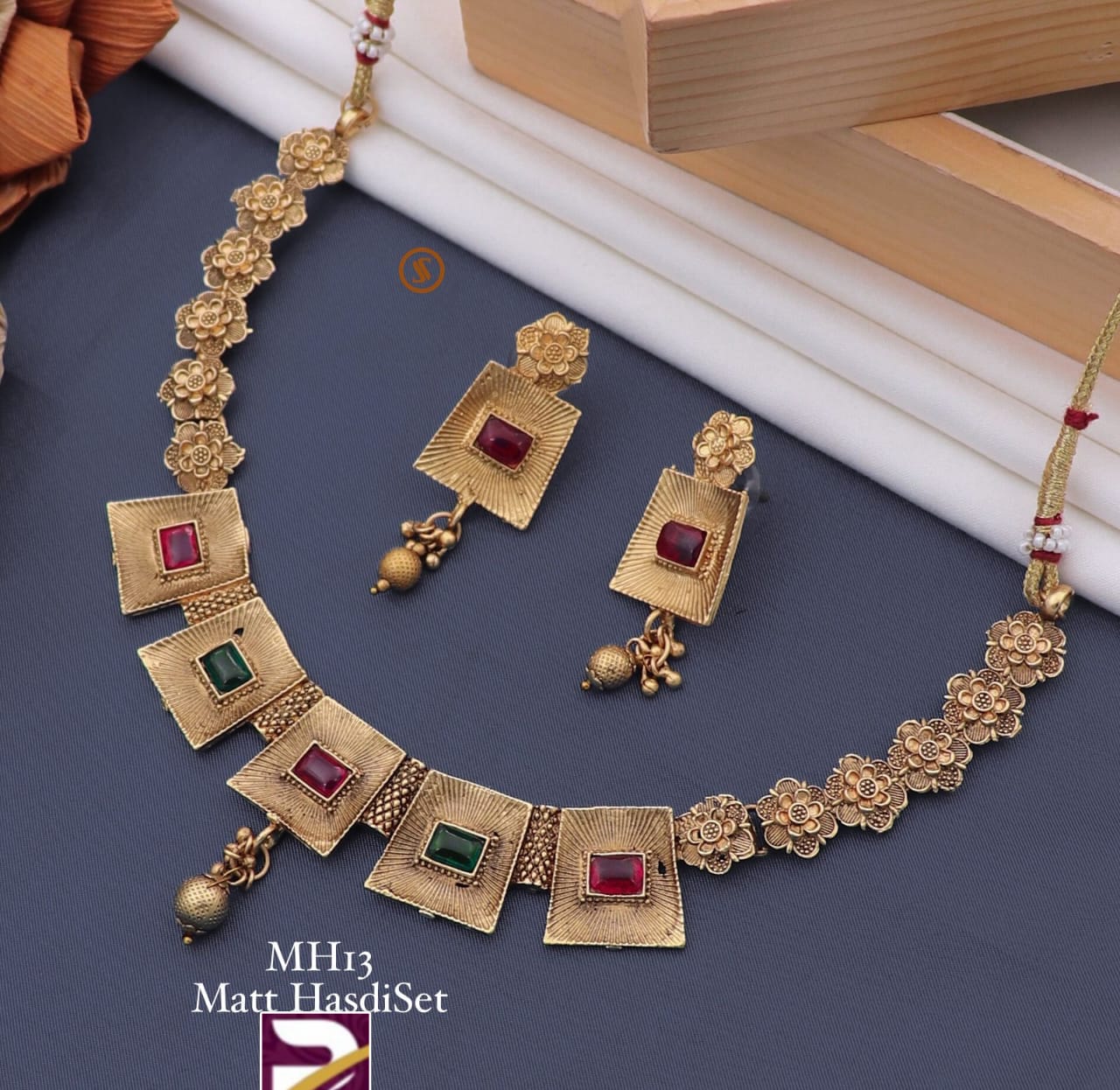 Beautiful Premium Quality Antique Necklace set with Earrings