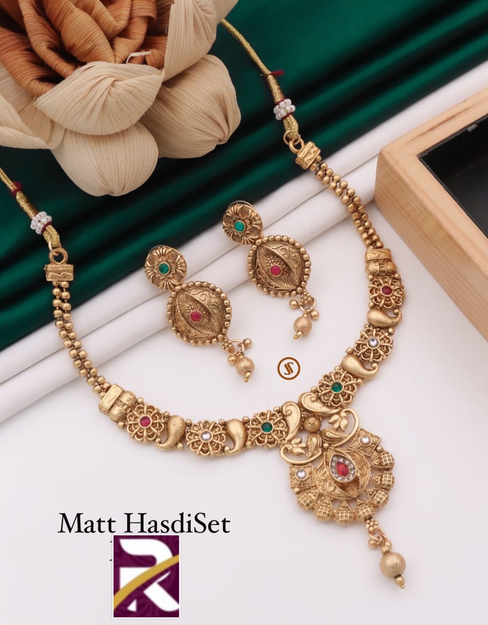 Beautiful Premium Quality Antique Necklace set with Earrings