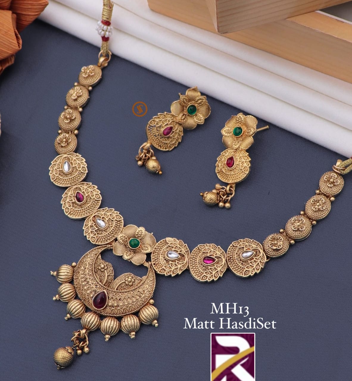 Beautiful Premium Quality Antique Necklace set with Earrings