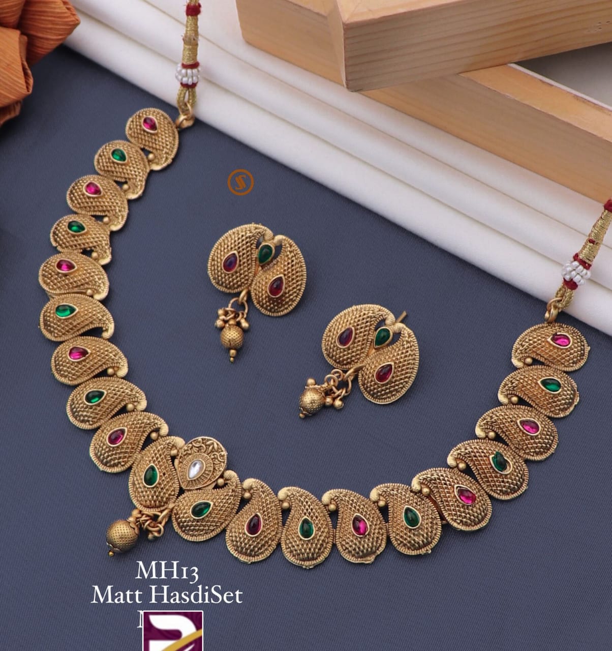 Beautiful Premium Quality Antique Necklace set with Earrings