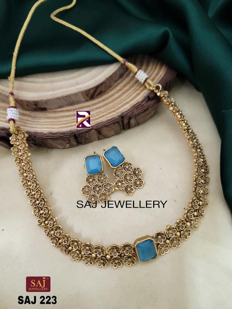 Beautiful Antique Necklace Set with Earrings