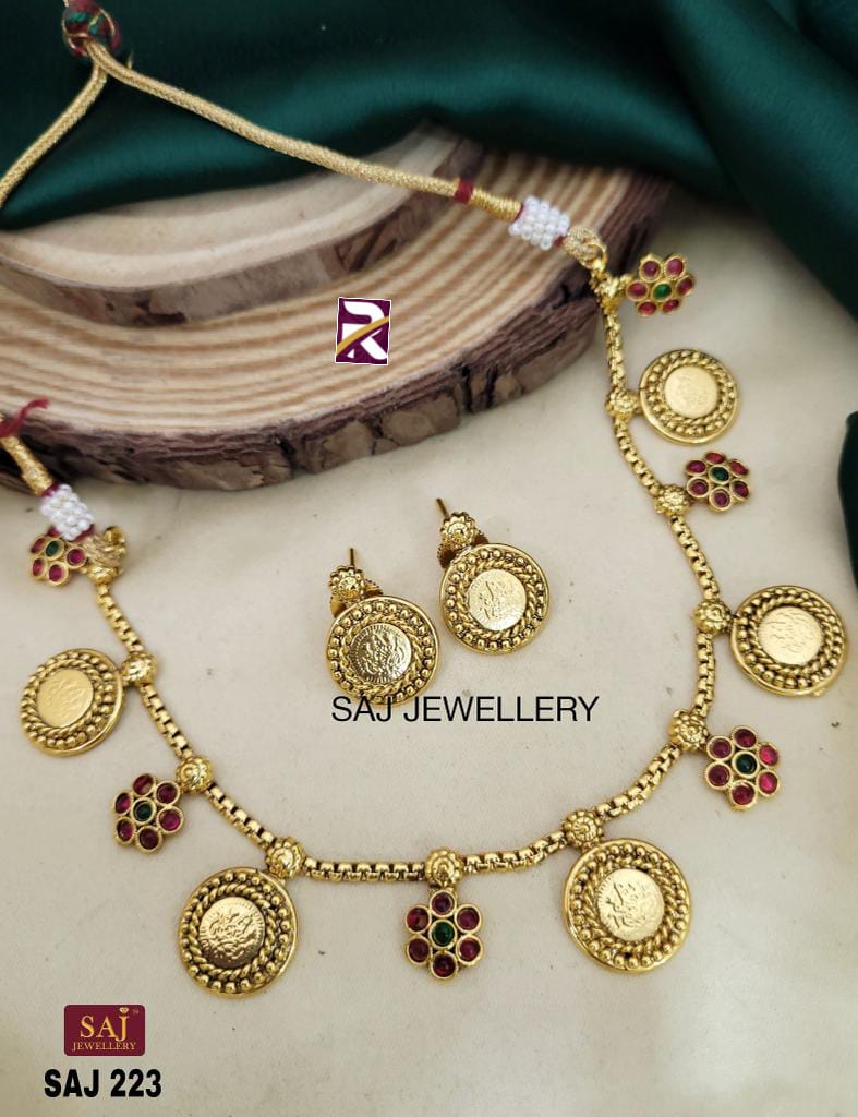 Beautiful Antique Necklace Set with Earrings