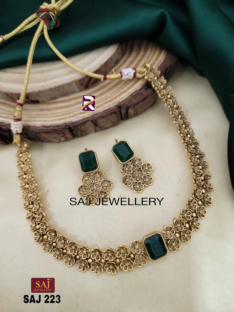 Beautiful Antique Necklace Set with Earrings