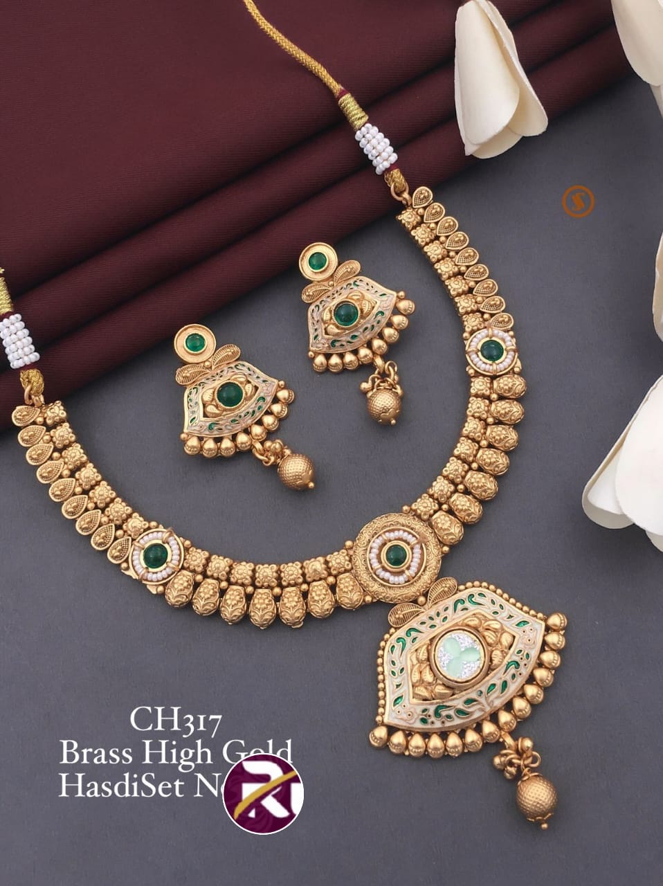 Beautiful Brass High Gold Plated Antique Necklace Set with Earrings