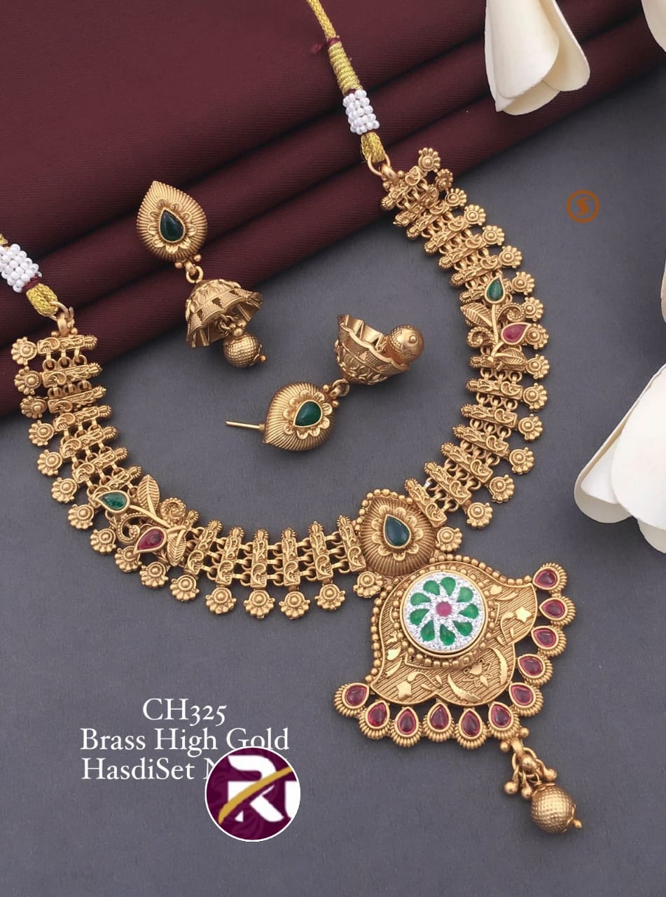 Buy Yellow Chimes Gold Plated Traditional Temple Antique Necklace Set with  Earrings Online