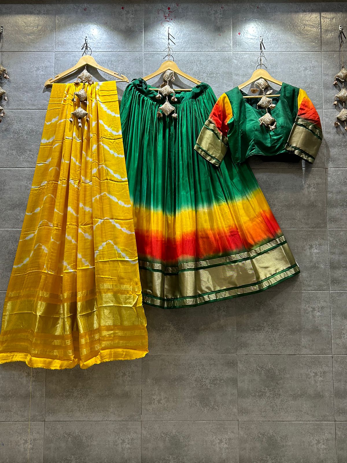 Semi Gaji Lagdi Patta Chaniya Choli