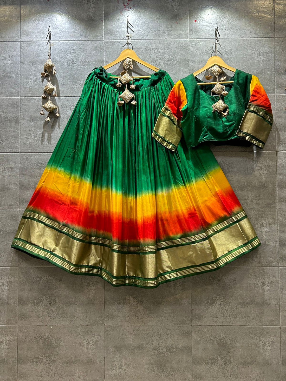 Semi Gaji Lagdi Patta Chaniya Choli