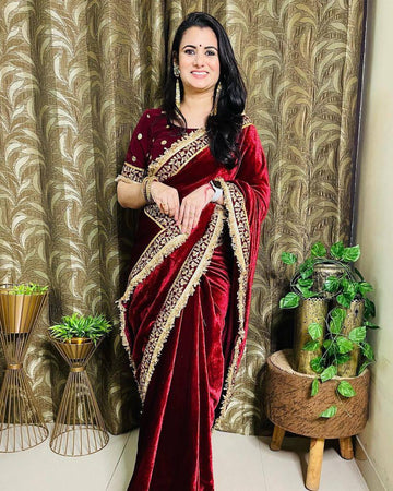 Beautiful Designer Wedding Special Pure 9000 Velvet Saree 376