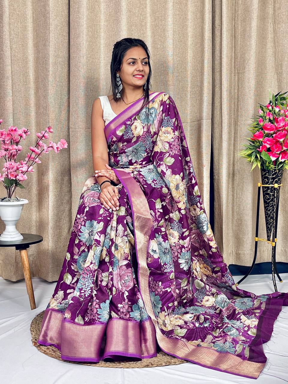 Buy Samah Floral Print, Geometric Print, Printed Daily Wear Silk Blend  White, Beige, Red Sarees Online @ Best Price In India | Flipkart.com