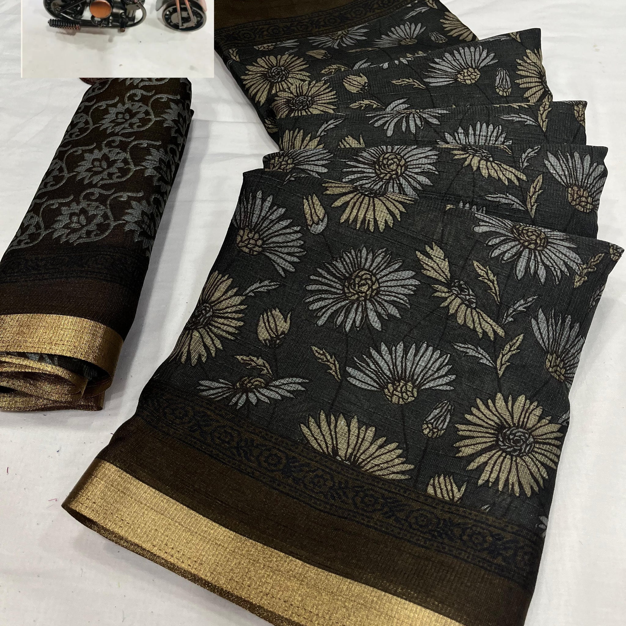 Party Wear Pure Viscouse Antique Desgine Dola Silk Saree