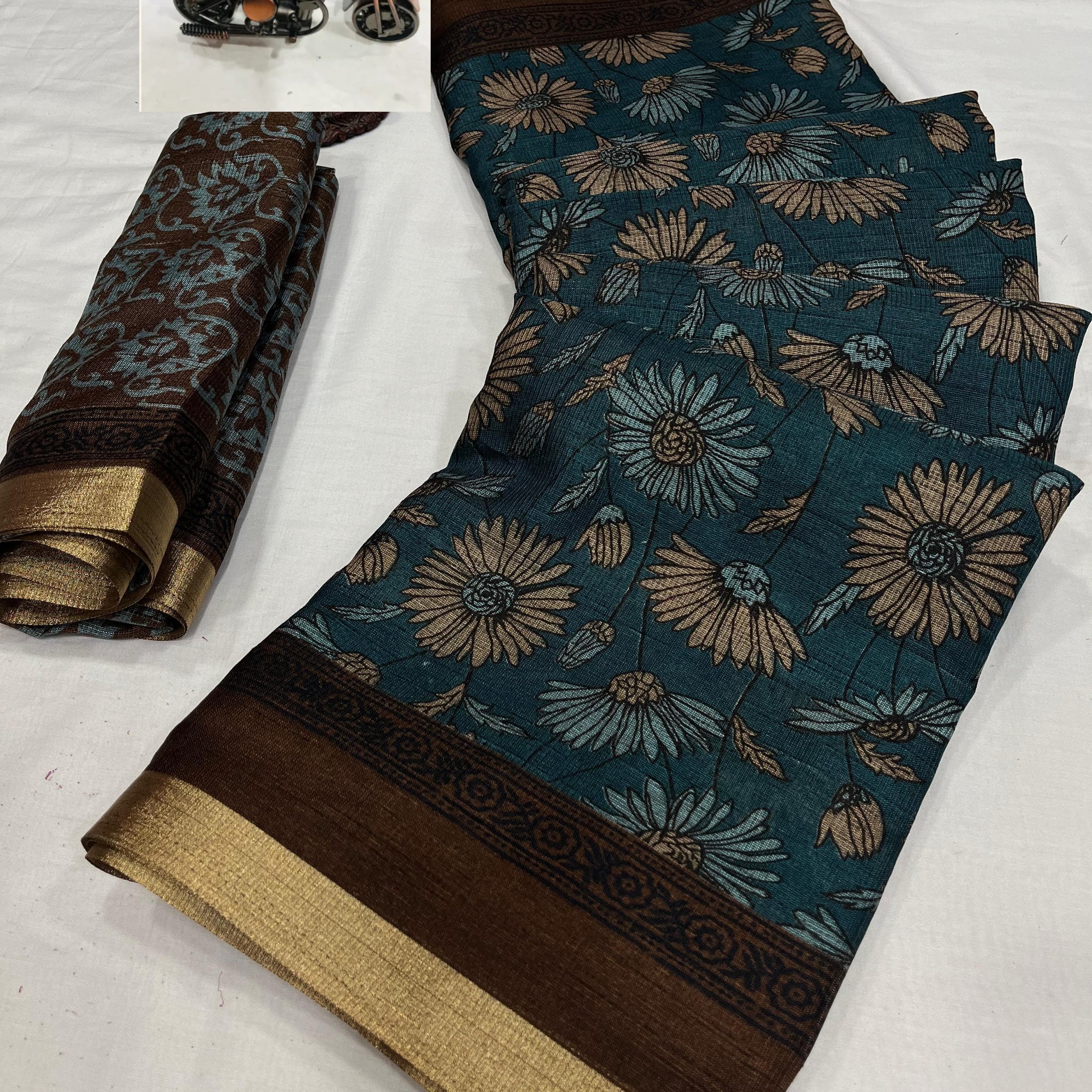 Party Wear Pure Viscouse Antique Desgine Dola Silk Saree