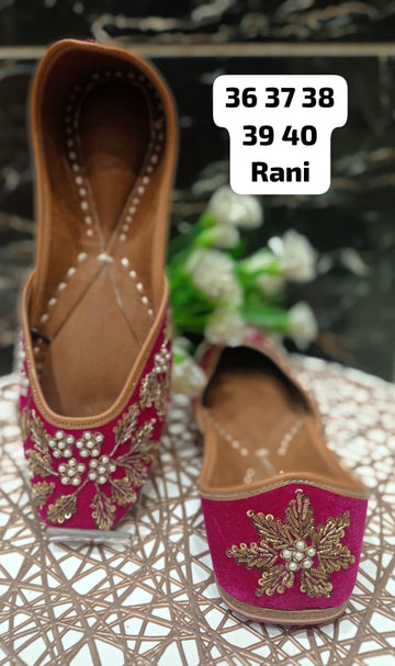 Beautiful Ethnic Women’s Punjabi Juttis