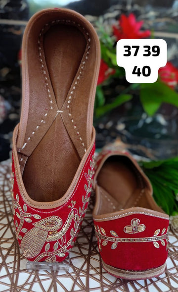 Beautiful Ethnic Women’s Punjabi Juttis