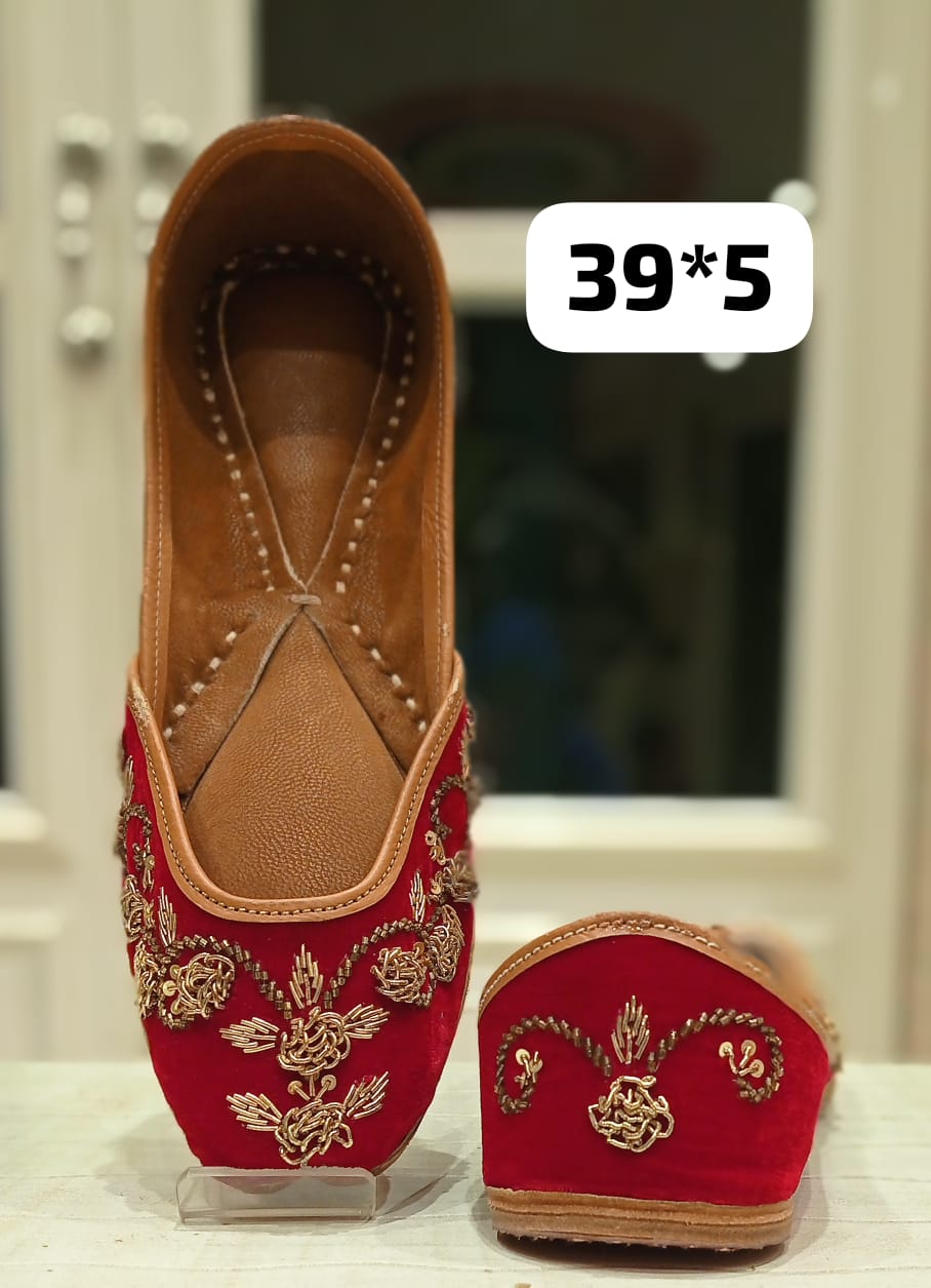 Beautiful Ethnic Women’s Punjabi Juttis