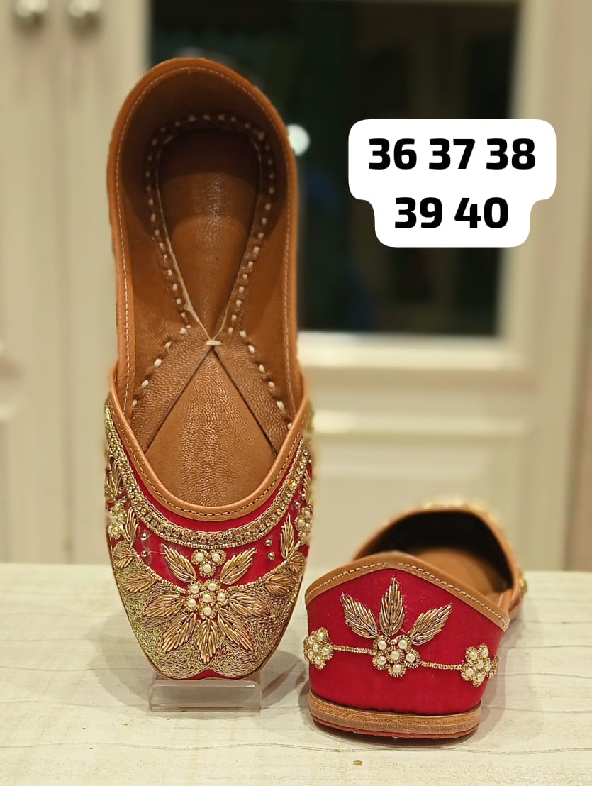 Beautiful Ethnic Women’s Punjabi Juttis