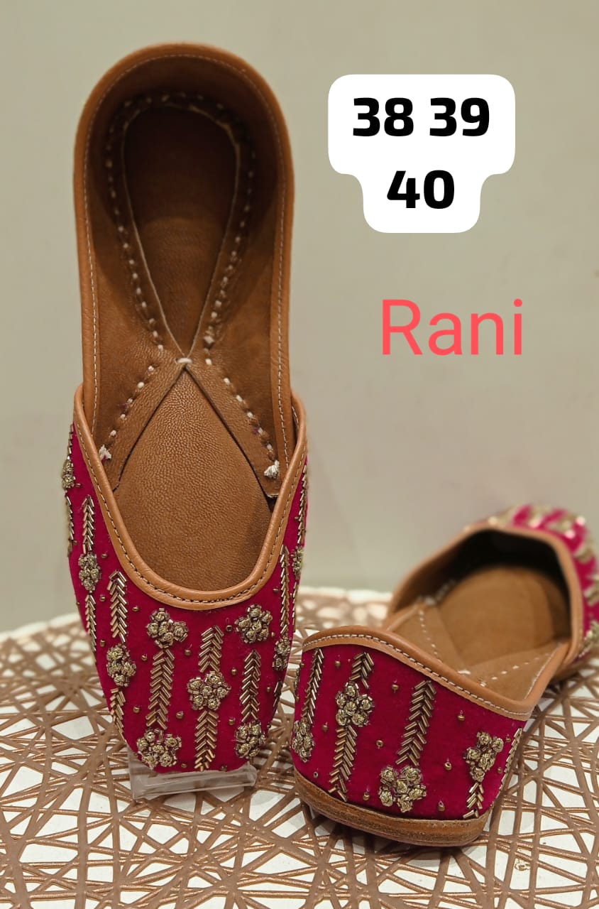 Beautiful Ethnic Women’s Punjabi Juttis