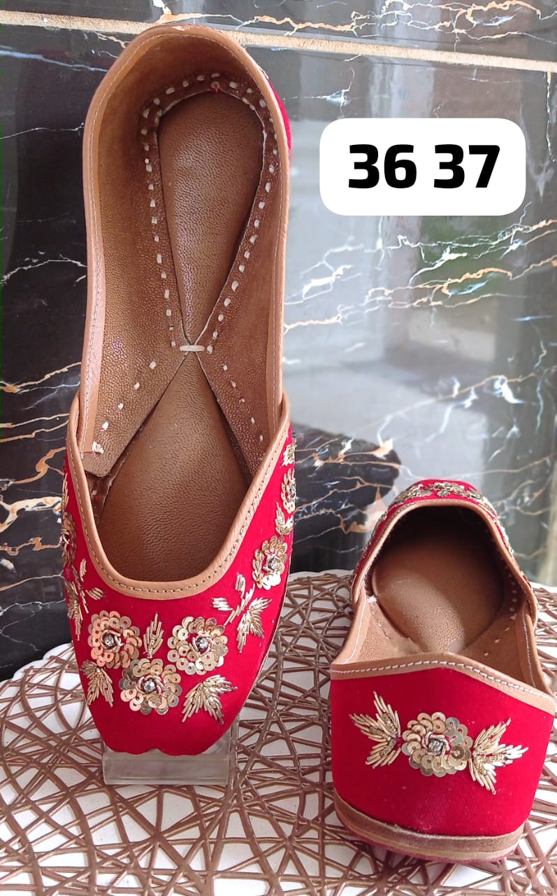 Beautiful Ethnic Women’s Punjabi Juttis