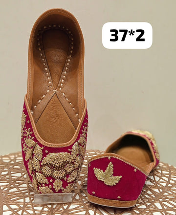 Beautiful Ethnic Women’s Punjabi Juttis