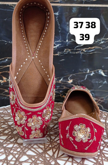 Beautiful Ethnic Women’s Punjabi Juttis