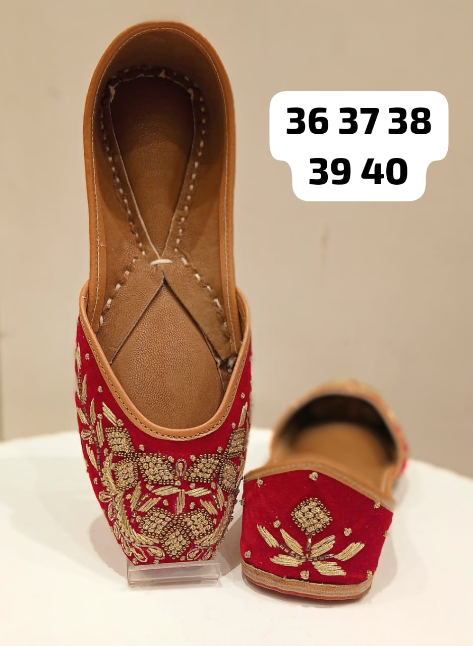 Beautiful Ethnic Women’s Punjabi Juttis