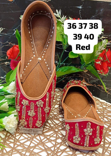 Beautiful Ethnic Women’s Punjabi Juttis