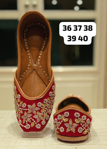 Beautiful Ethnic Women’s Punjabi Juttis