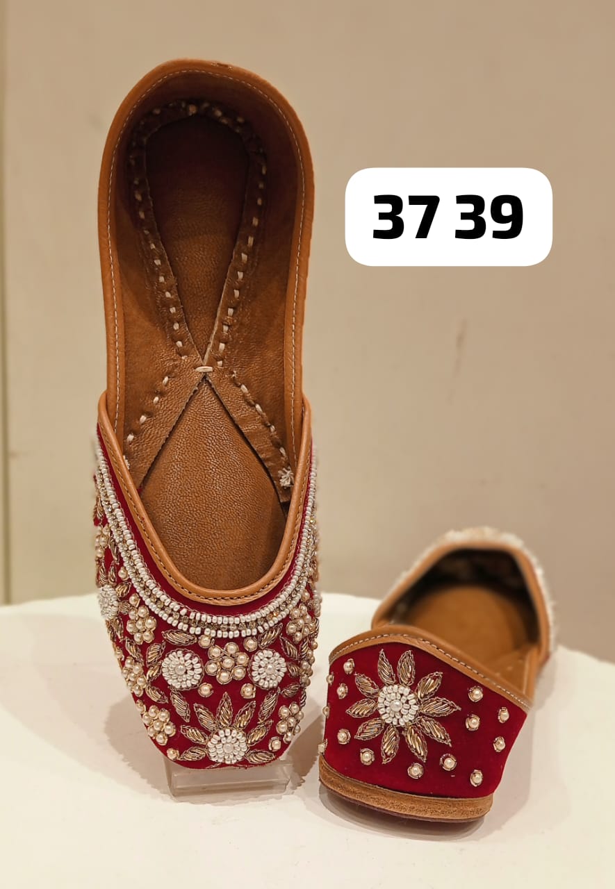 Beautiful Ethnic Women’s Punjabi Juttis