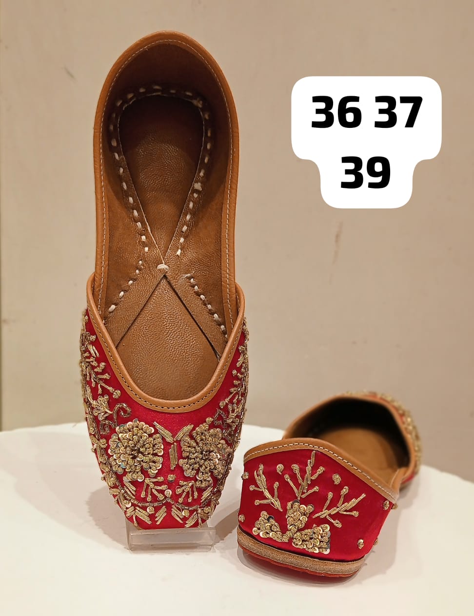 Beautiful Ethnic Women’s Punjabi Juttis