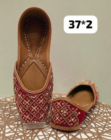 Beautiful Ethnic Women’s Punjabi Juttis