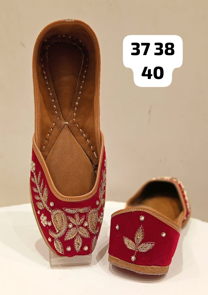 Beautiful Ethnic Women’s Punjabi Juttis