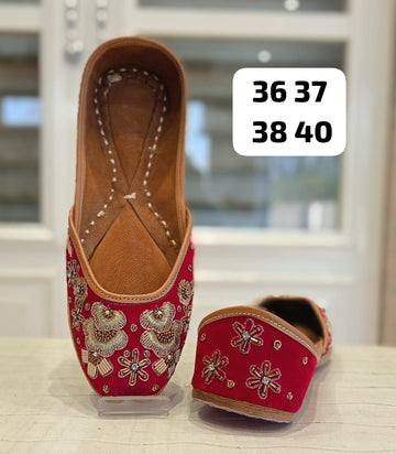 Beautiful Ethnic Women’s Punjabi Juttis