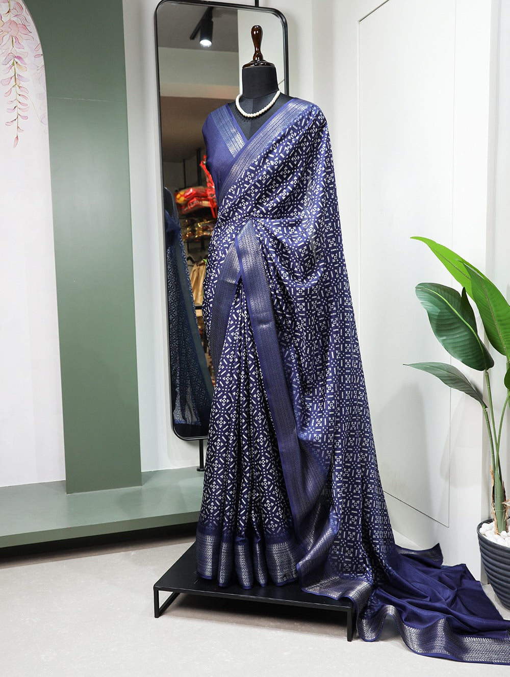 Beautiful Designer Pure Dola Silk Saree Design 7017