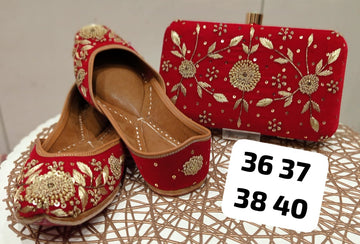 Beautiful Punjabi Juttis with Clutch Combo Set