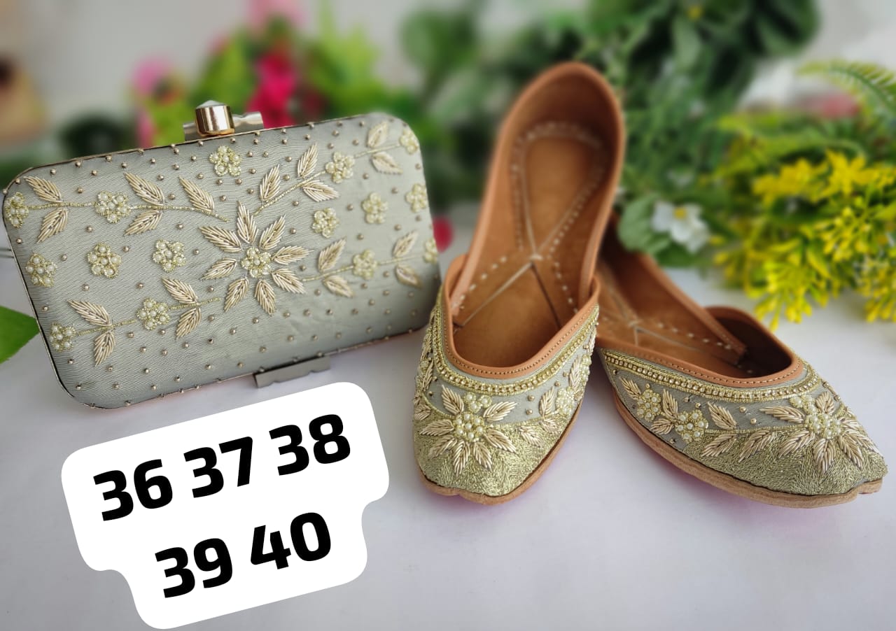 Beautiful Punjabi Juttis with Clutch Combo Set