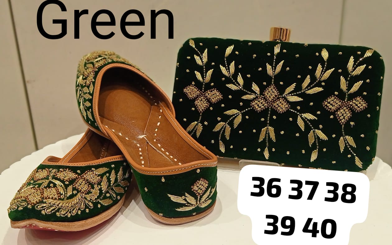 Beautiful Punjabi Juttis with Clutch Combo Set