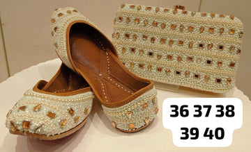 Beautiful Punjabi Juttis with Clutch Combo Set