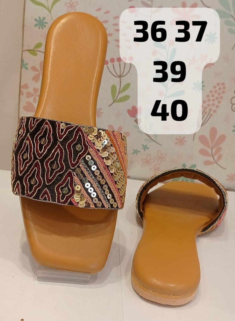 Beautiful Ethnic Women’s Punjabi Juttis