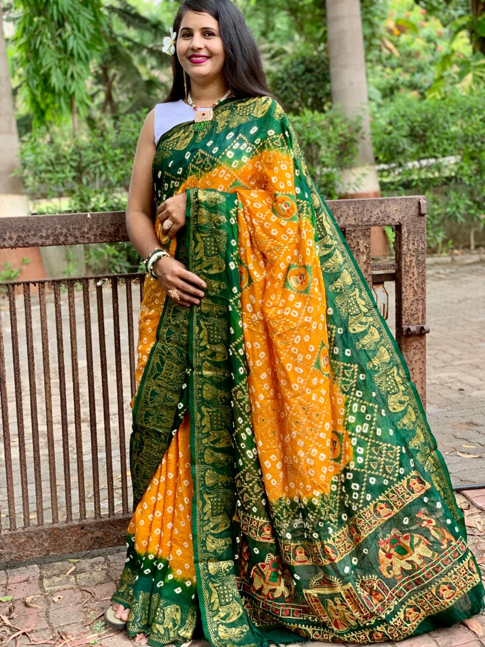 Beautiful Designer Pure Bandhej Panetar Ghantdi Work Saree