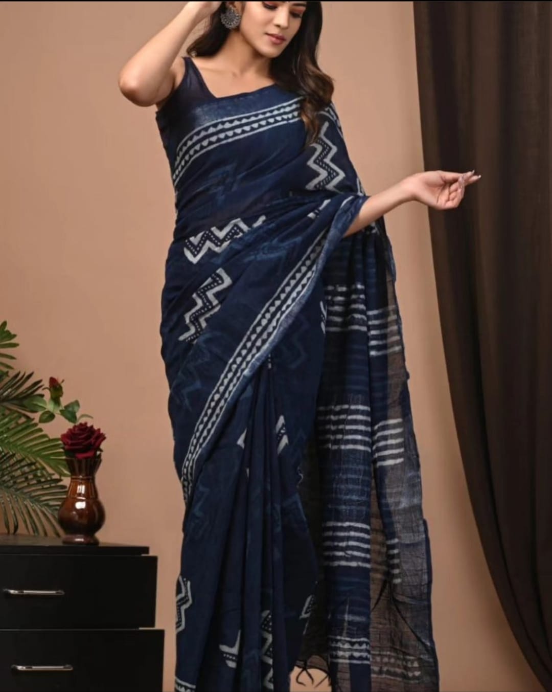 Beautiful Designer Linen With Silver Jari Patta Saree