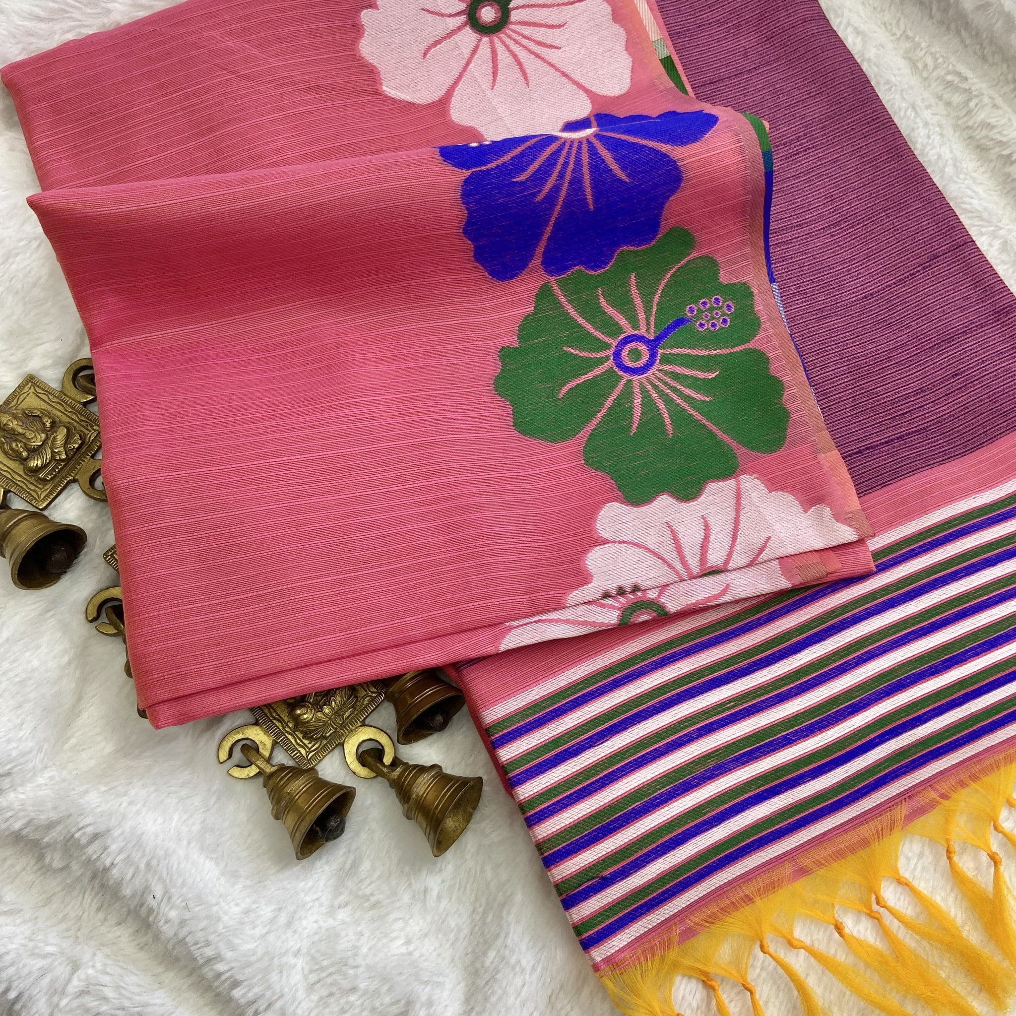 Beautiful Designer Jawa Flower Pattern Handloom Silk Saree