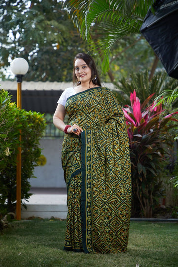 Beautiful Designer Pure Wax Batik Bandhej Saree