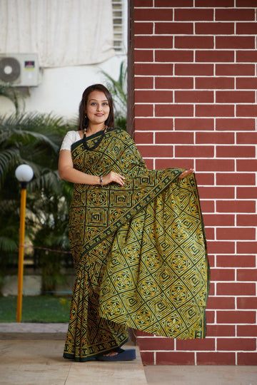 Beautiful Designer Pure Wax Batik Bandhej Saree