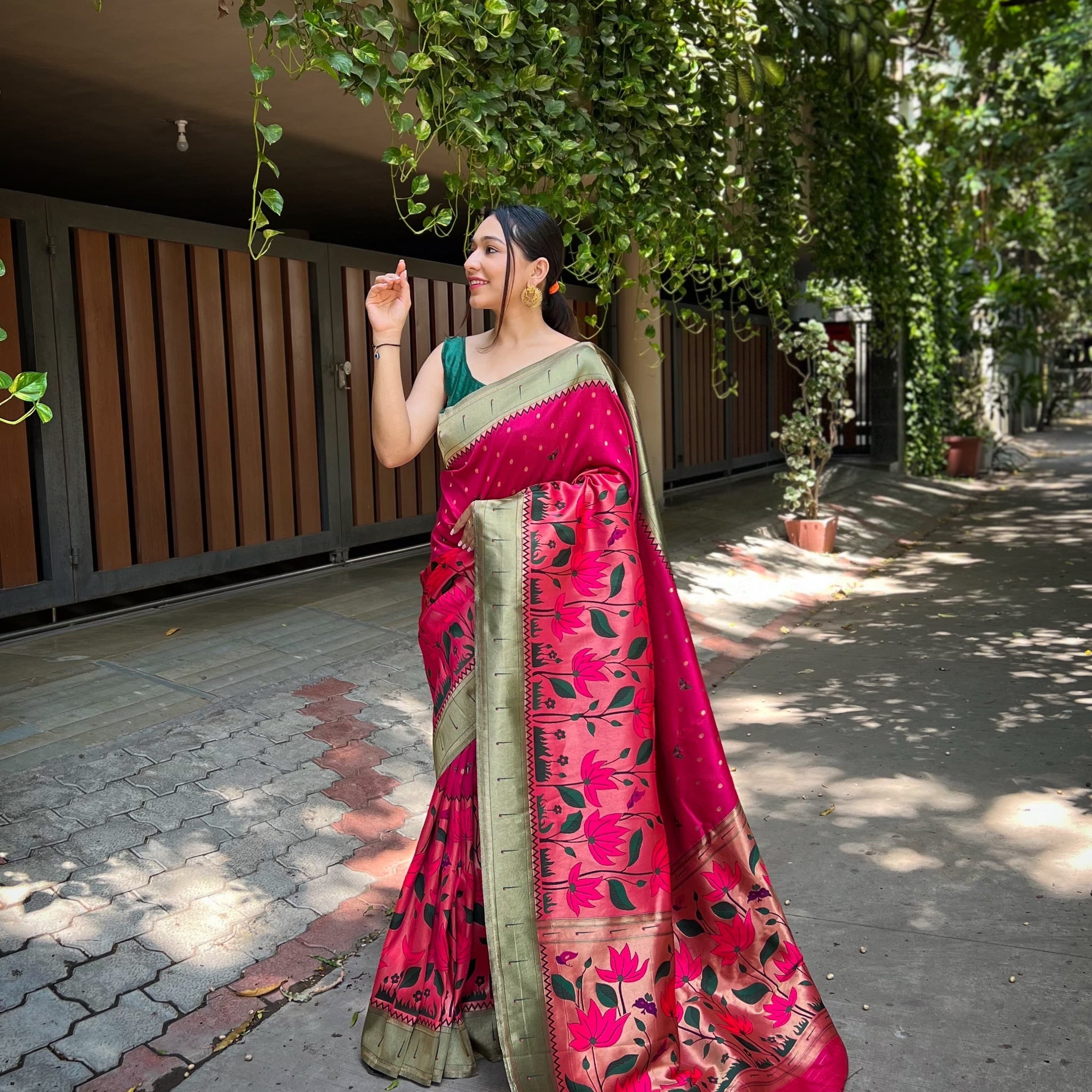 Beautiful Designer Blushing Pink Zari Woven Banarasi Silk Wedding Saree With Blouse