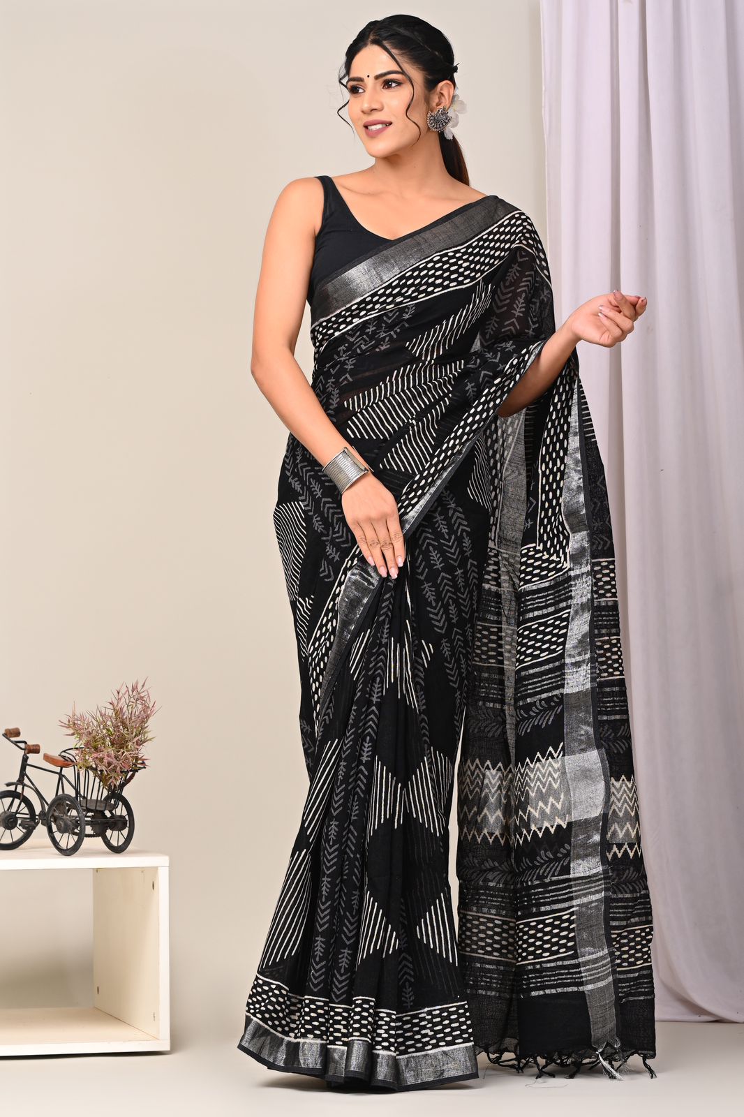 Beautiful Designer Original Linen Saree With Digital Print