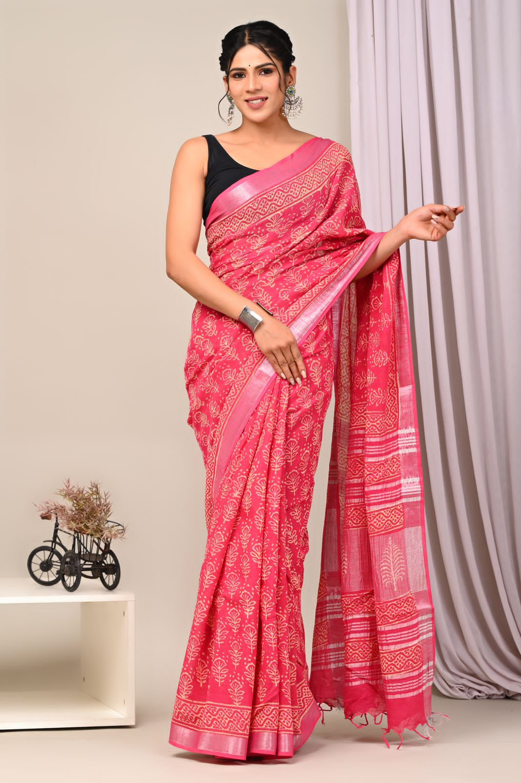 Beautiful Designer Original Linen Saree With Digital Print